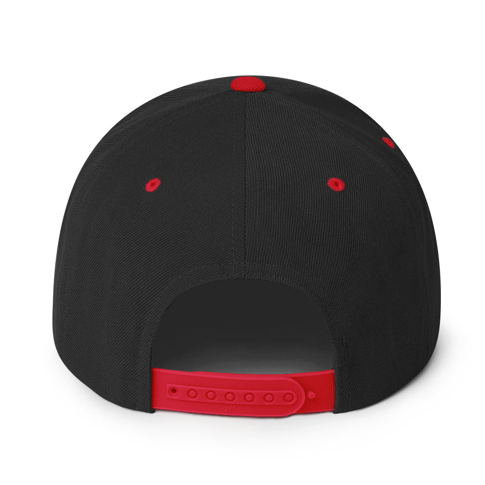 Casquette plate baseball, couleur noir et rouge