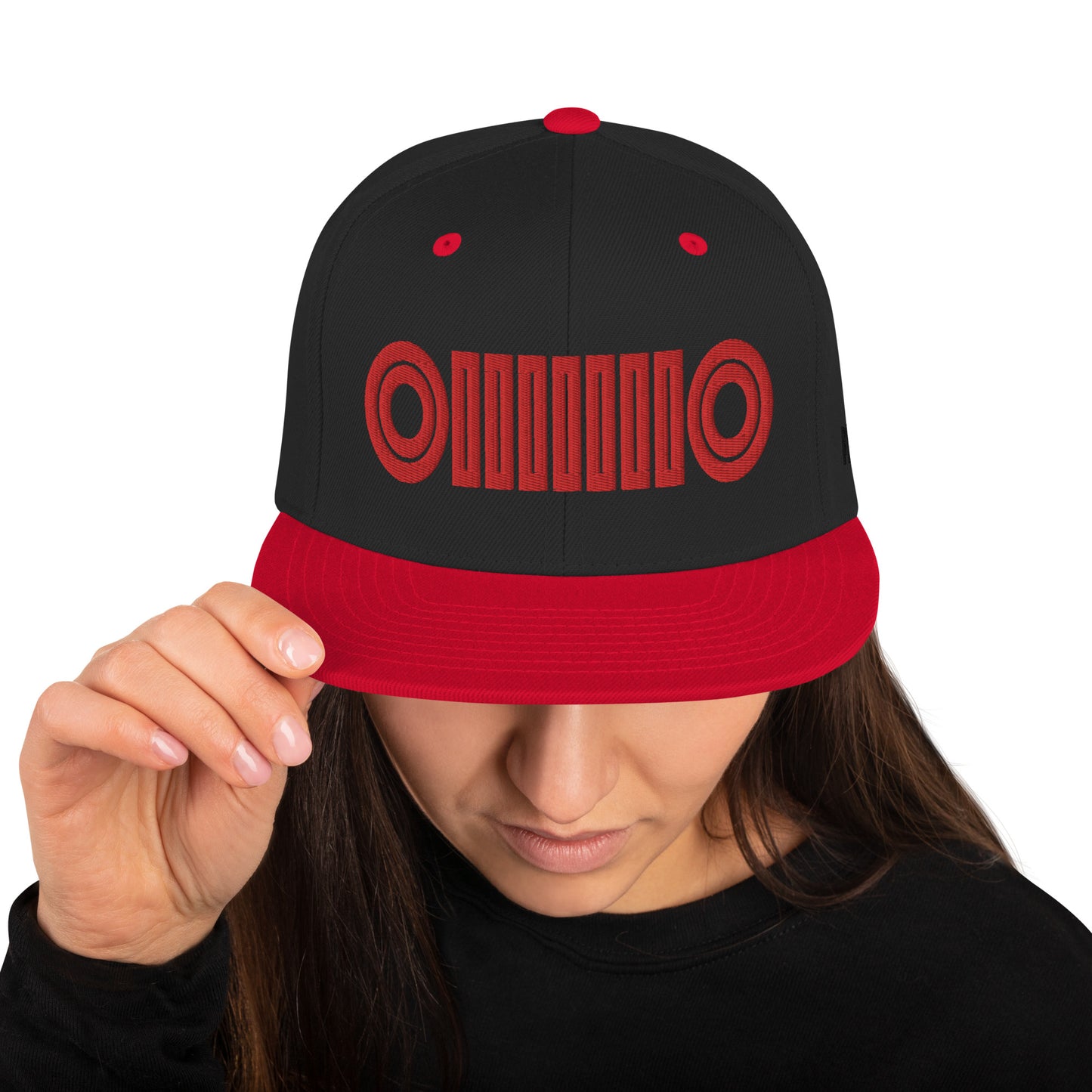 Casquette plate baseball, couleur noir et rouge