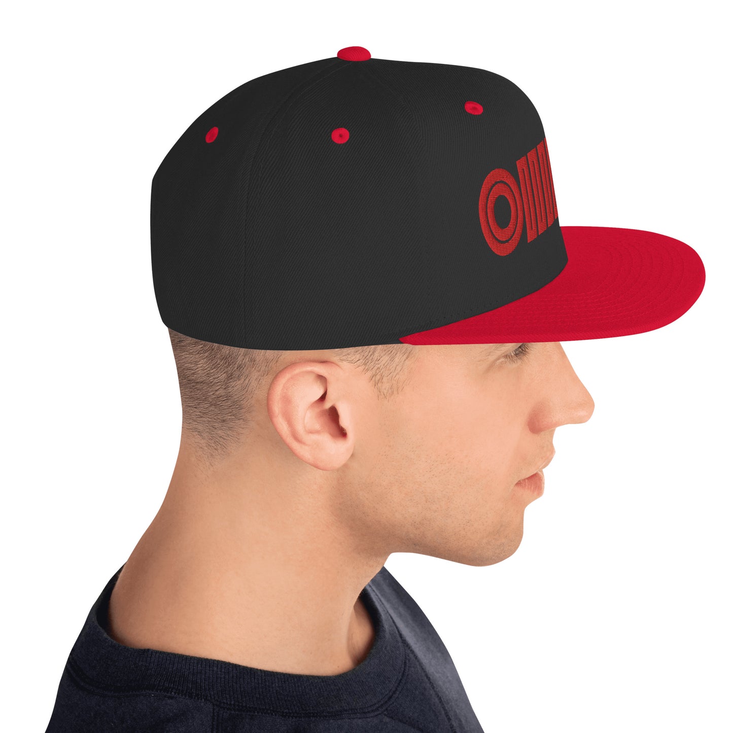 Casquette plate baseball, couleur noir et rouge